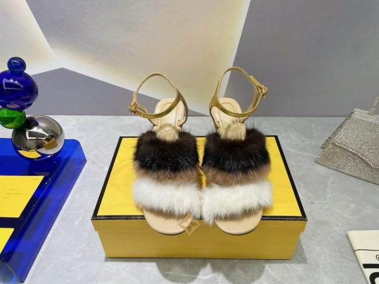 Picture of Fendi Shoes _SKUFendisz35-4095107.5cmnhf0131